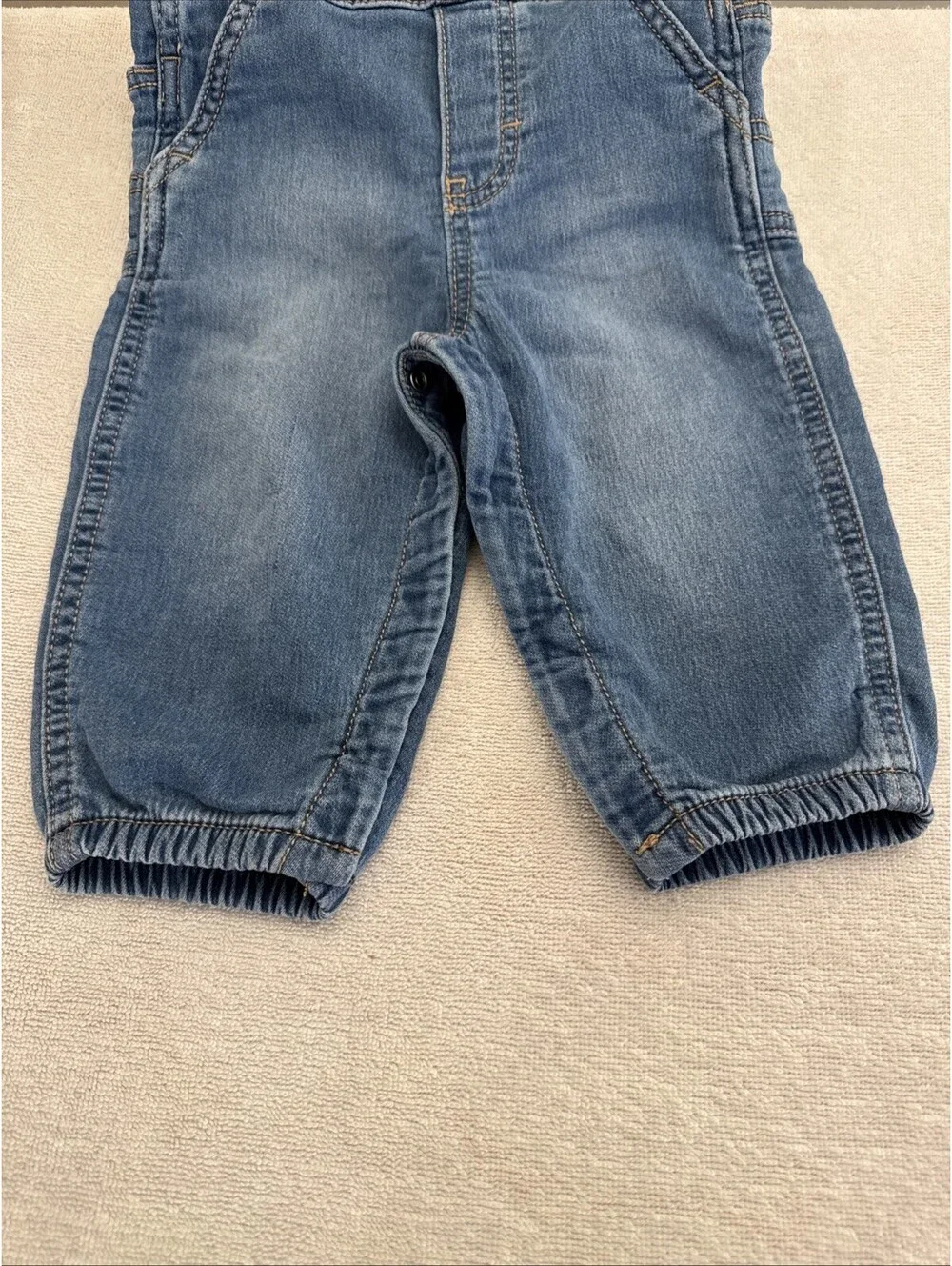 Oshkosh B’gosh Vestbak Denim Overalls Bibs 12 Months, Light Wash Denim